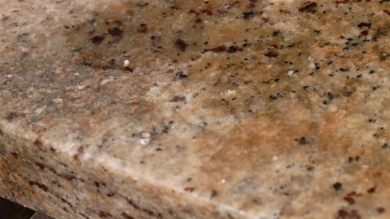 Da-li-je-granit-porozan-750x450